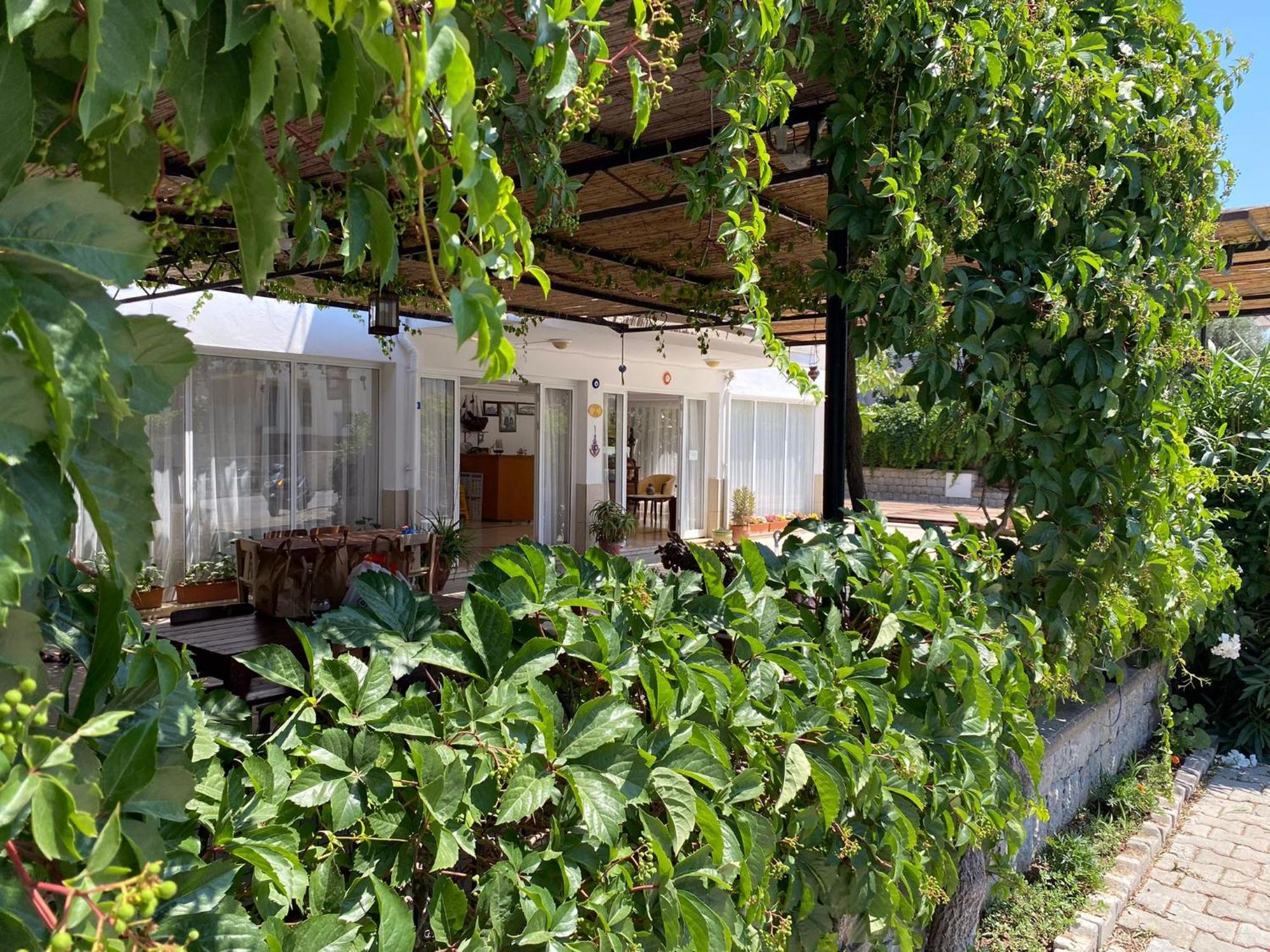 Fora Apart Otel Cesme Bagian luar foto