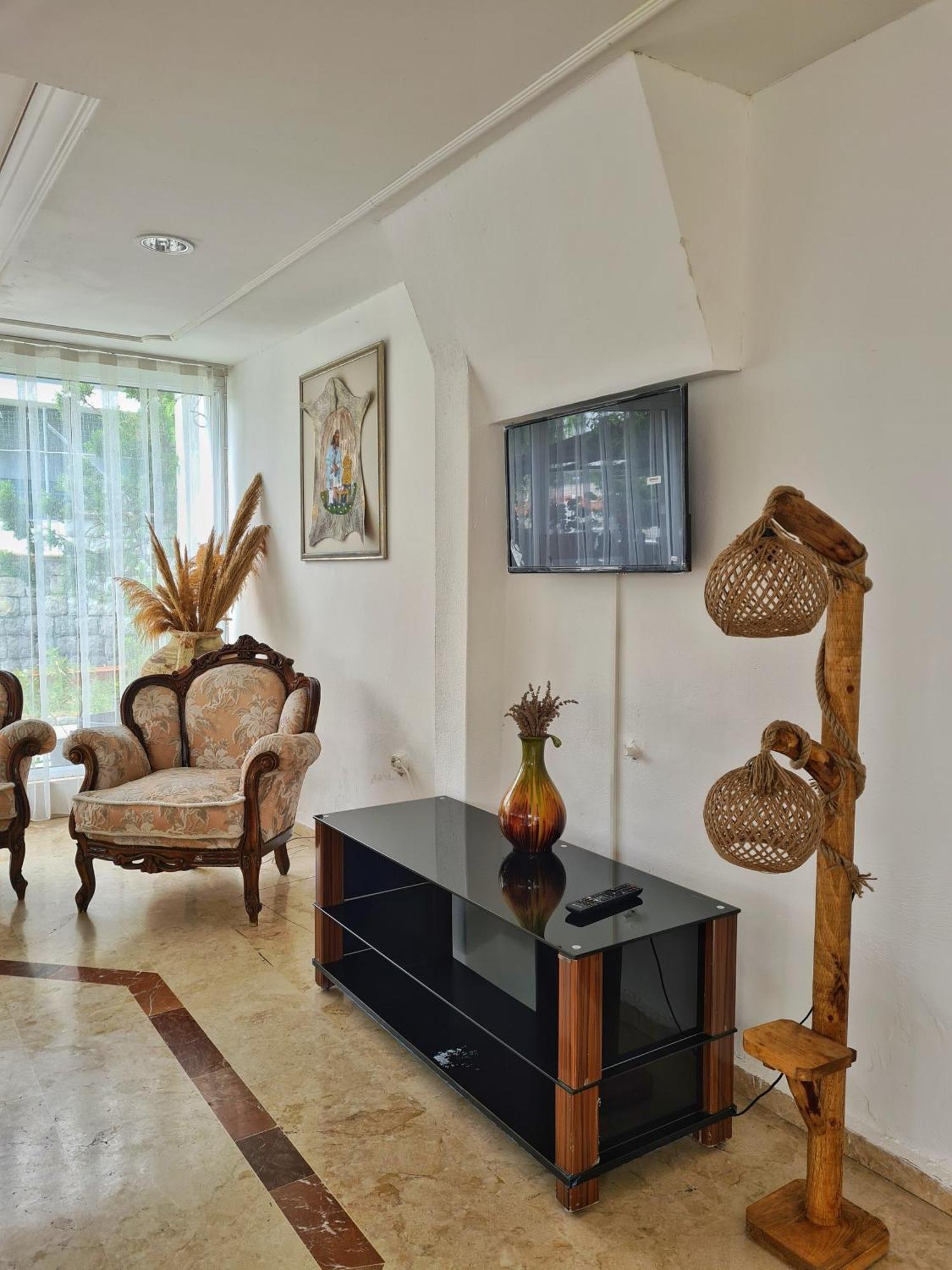 Fora Apart Otel Cesme Bagian luar foto