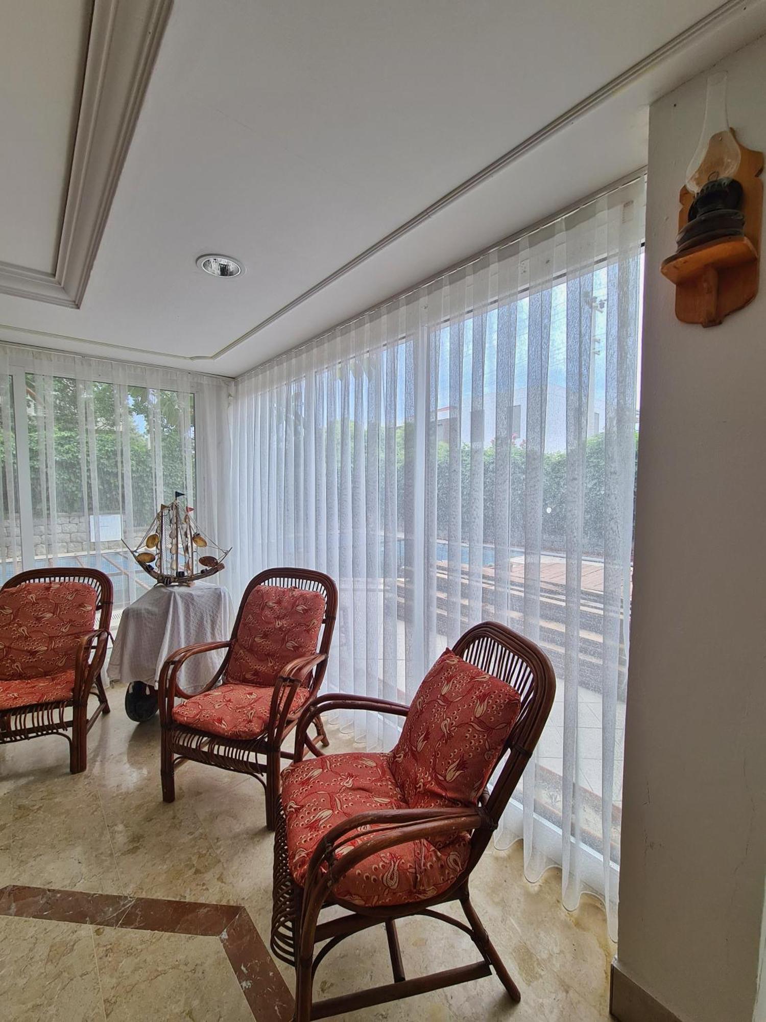 Fora Apart Otel Cesme Bagian luar foto