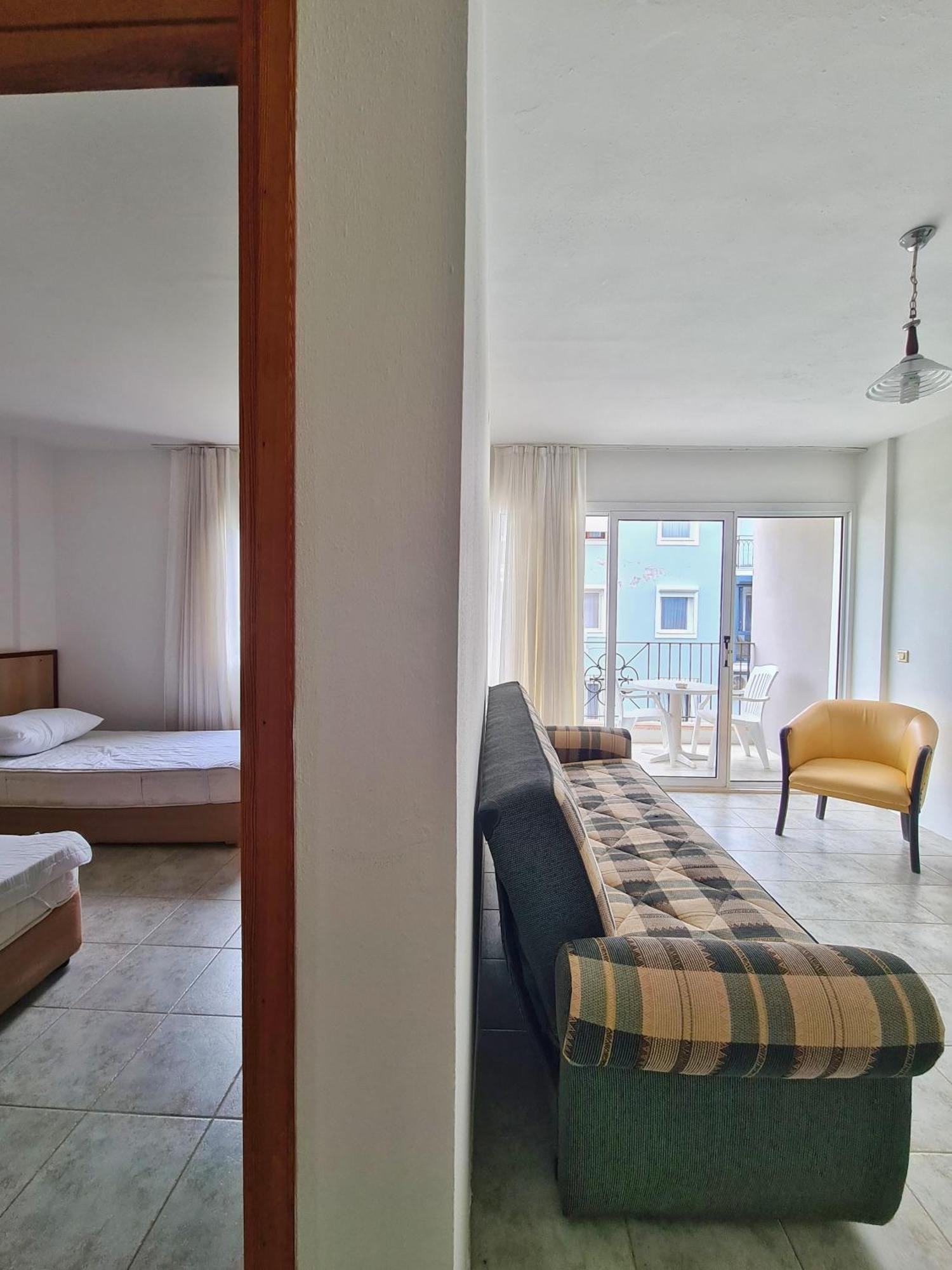 Fora Apart Otel Cesme Bagian luar foto