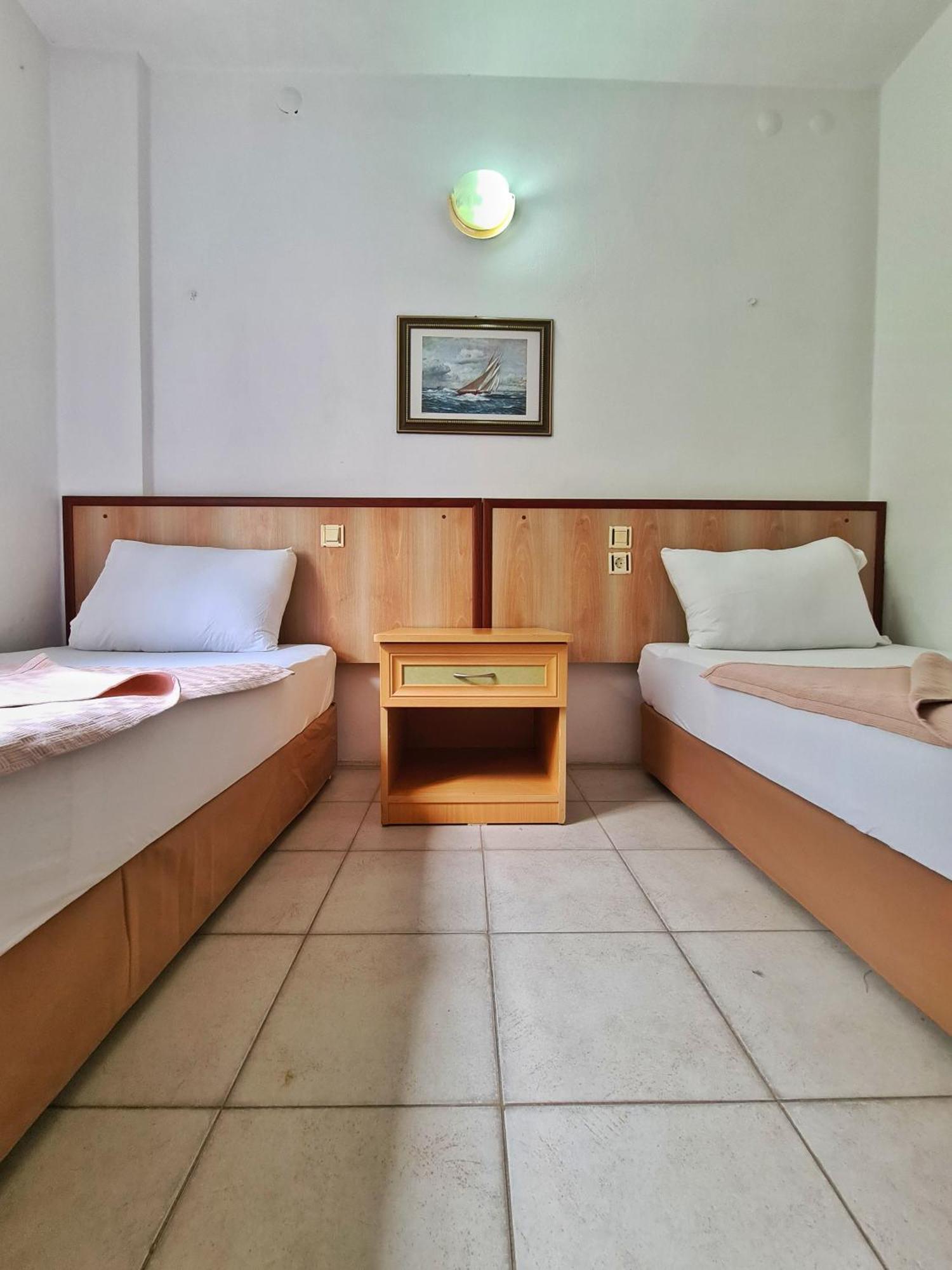 Fora Apart Otel Cesme Bagian luar foto