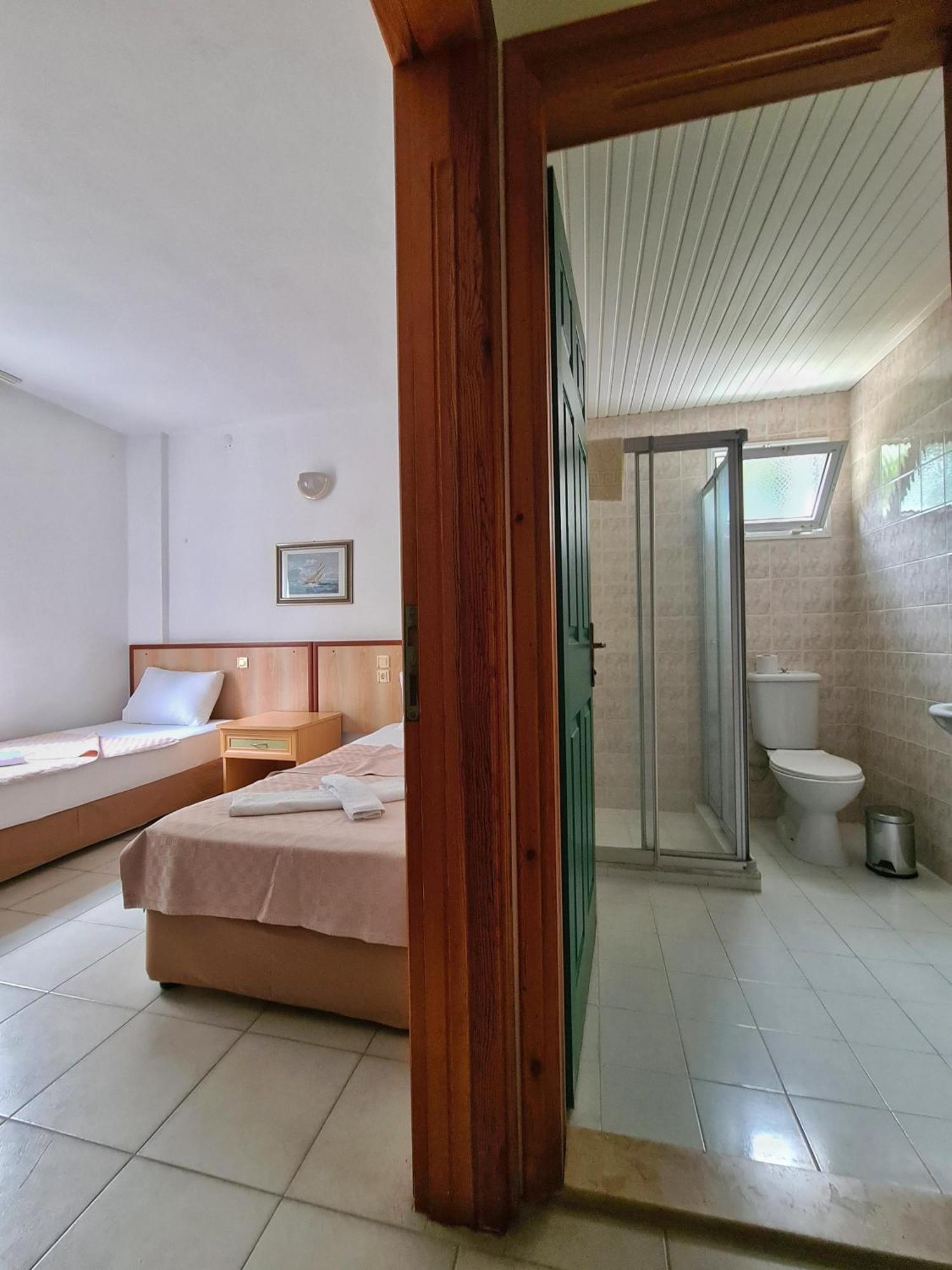 Fora Apart Otel Cesme Bagian luar foto