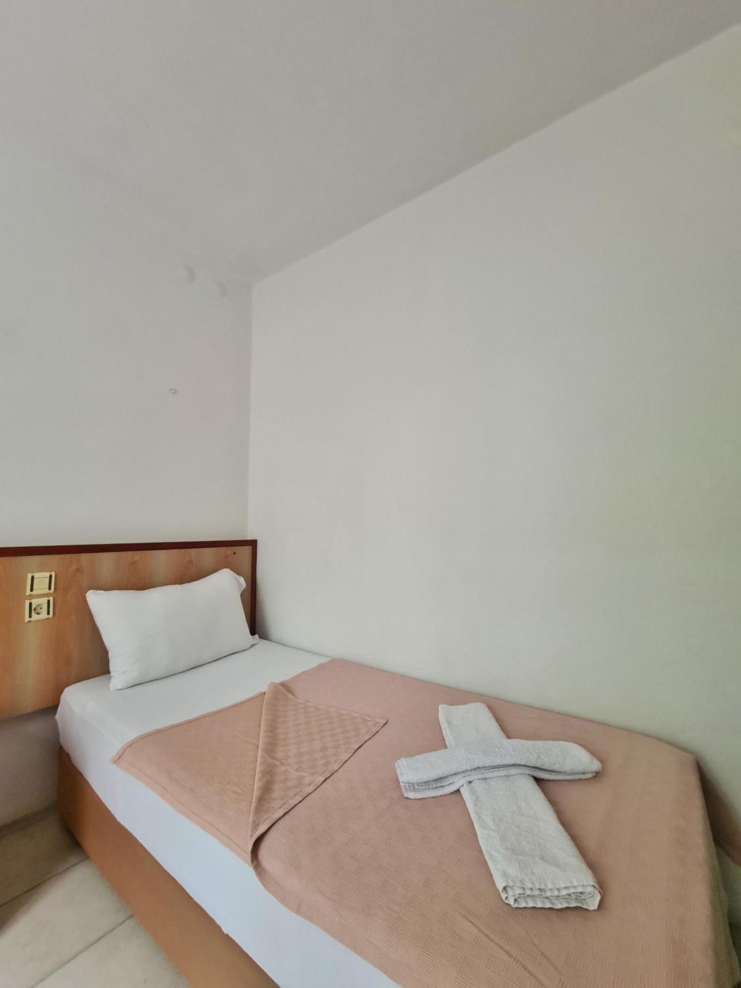 Fora Apart Otel Cesme Bagian luar foto