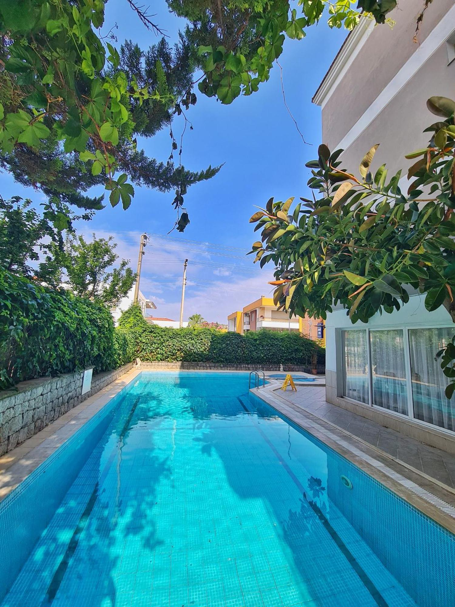 Fora Apart Otel Cesme Bagian luar foto