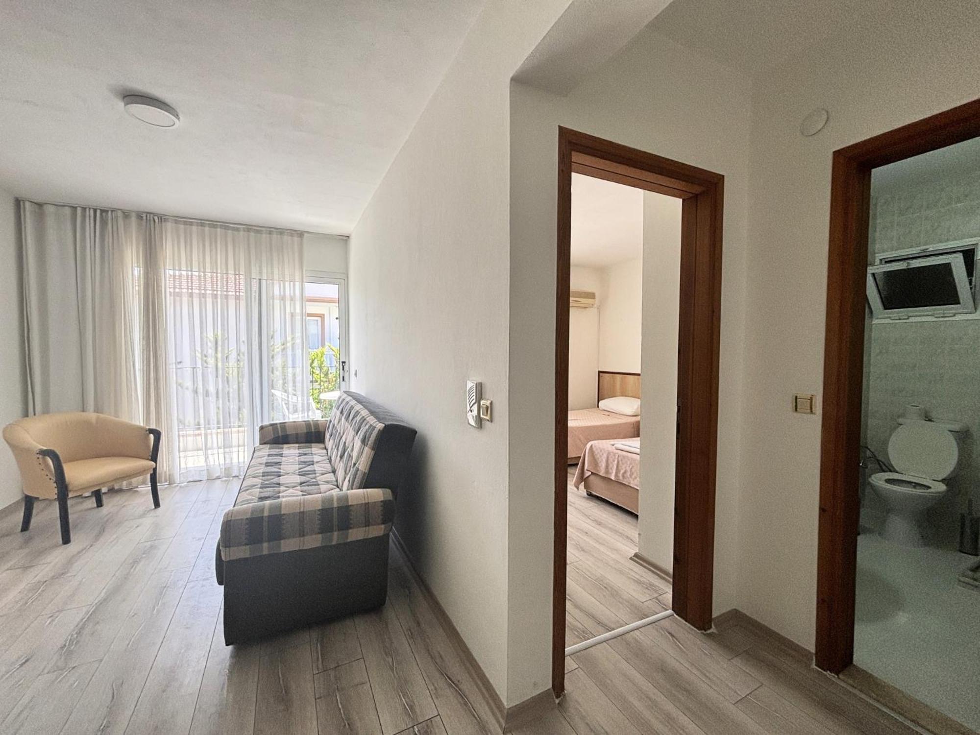 Fora Apart Otel Cesme Bagian luar foto