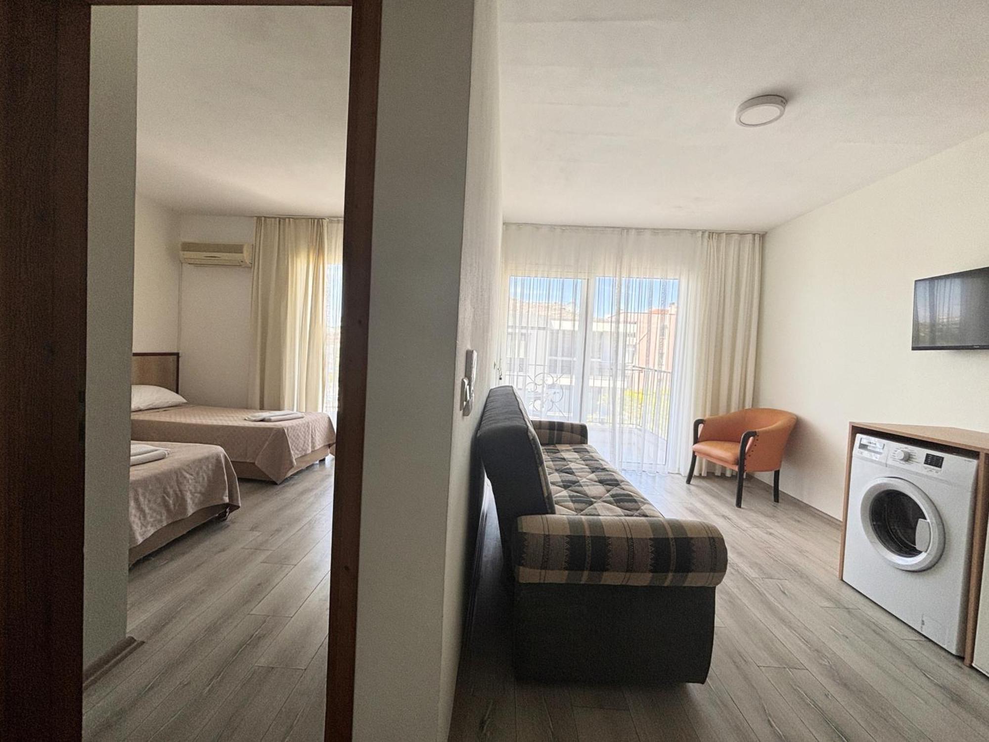 Fora Apart Otel Cesme Bagian luar foto